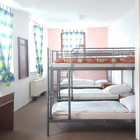 Feriencamp Hostel *