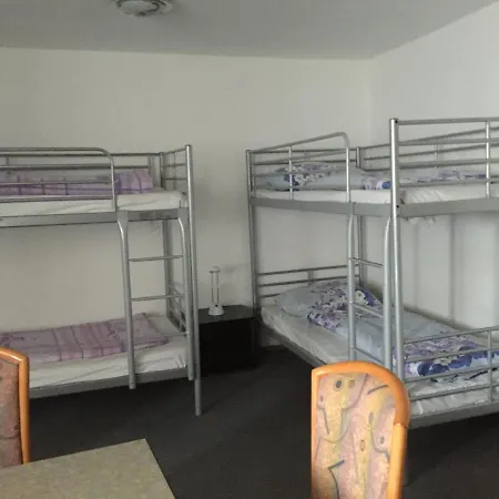 Feriencamp Hostel *
