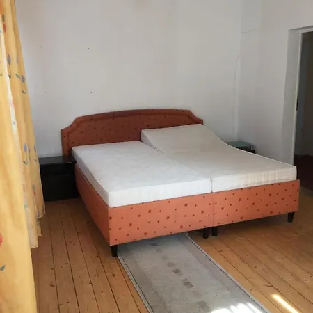 Feriencamp Hostel *